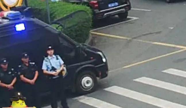 “孙豪同志，要求你立即停止工作，即刻执行！”