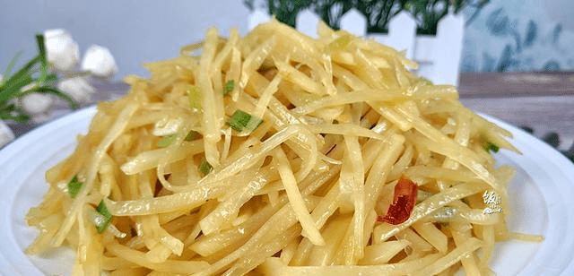 土豆丝炒鸡胸肉教程 73b8eb47fbfb4c46804083e0b9b904db.png