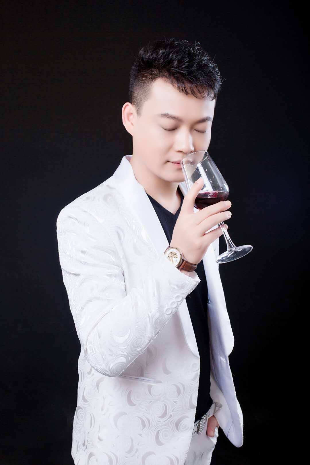 中国大陆华语乐坛流行男歌手 唱作人:王天毅 于2020年6月10日发行