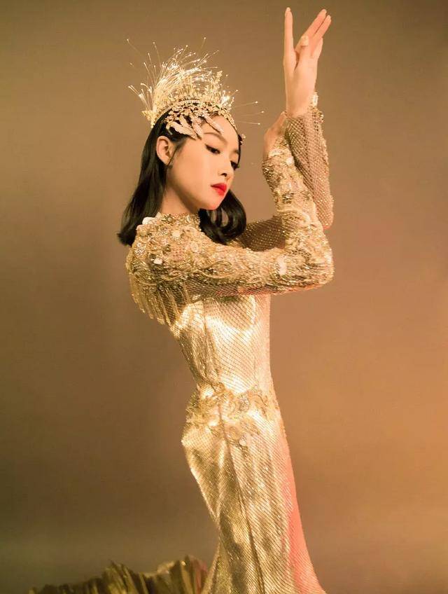 宋茜女神造型被群嘲，本人晒出泳装照大秀好身