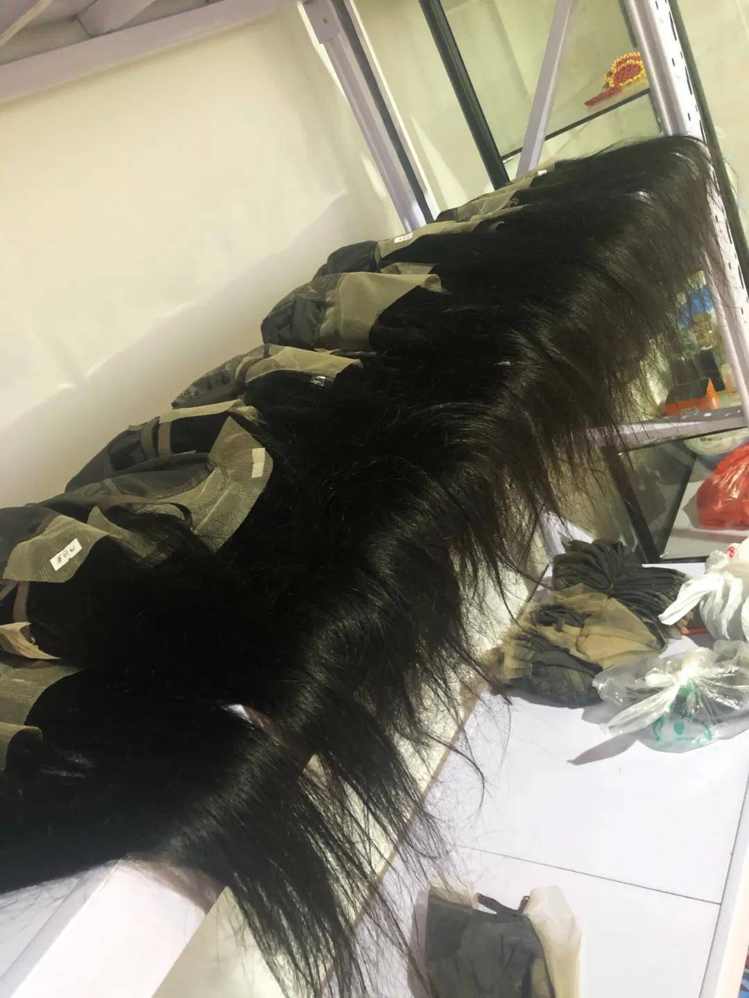 假发|帮全球时尚男女“制假”，她们赚到了第一桶金