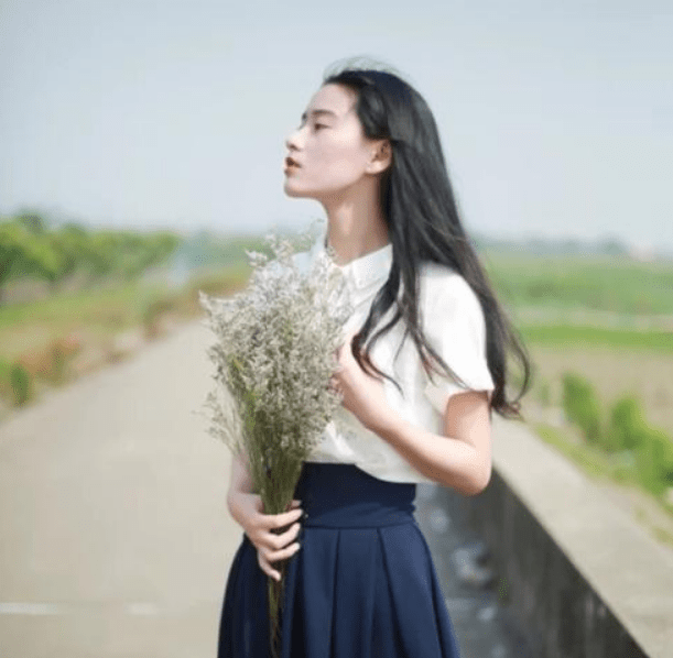 什么样的女生才值得珍惜 f132a02dc1ab44bbac74c23ee902a92c.png