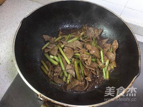 怎么做猪肝给小宝宝吃 1dc976c141bd4d5baed57d85a152d8ce.jpeg