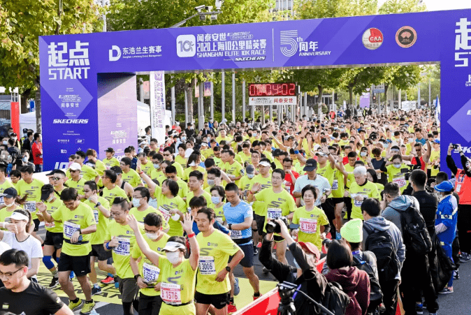 上海体育产业观察：捷菲获青俱联赛运营权 浦东足球场昵称征名泛亚电竞(图3)