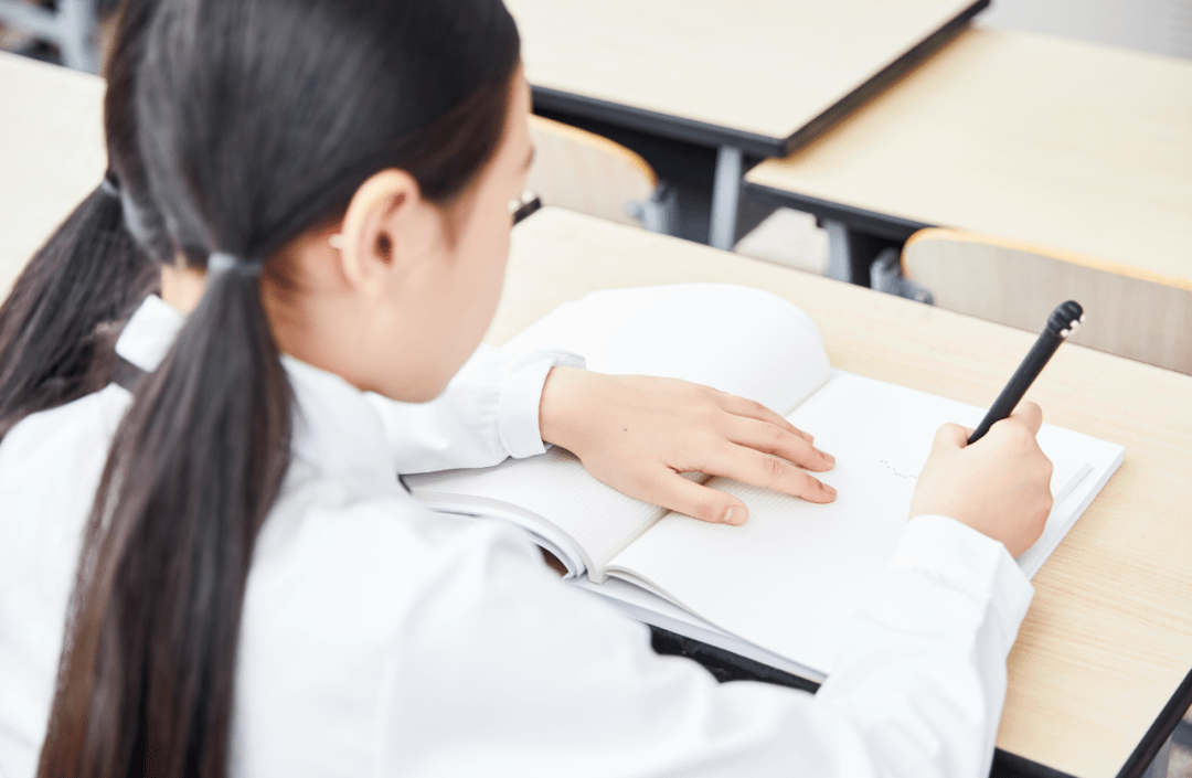 作文|1元智能改作文：老师难偷懒，机构恐亏本？