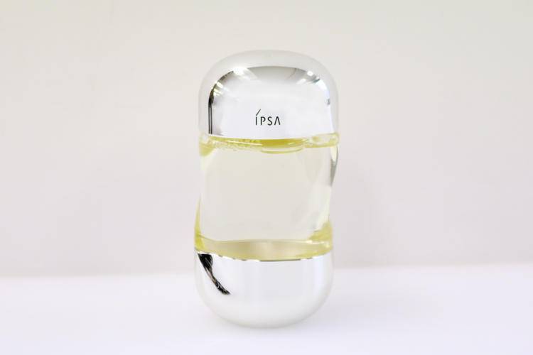 肌肤|护肤油真的很有油吗？抹油真的很快乐，特别是在现在