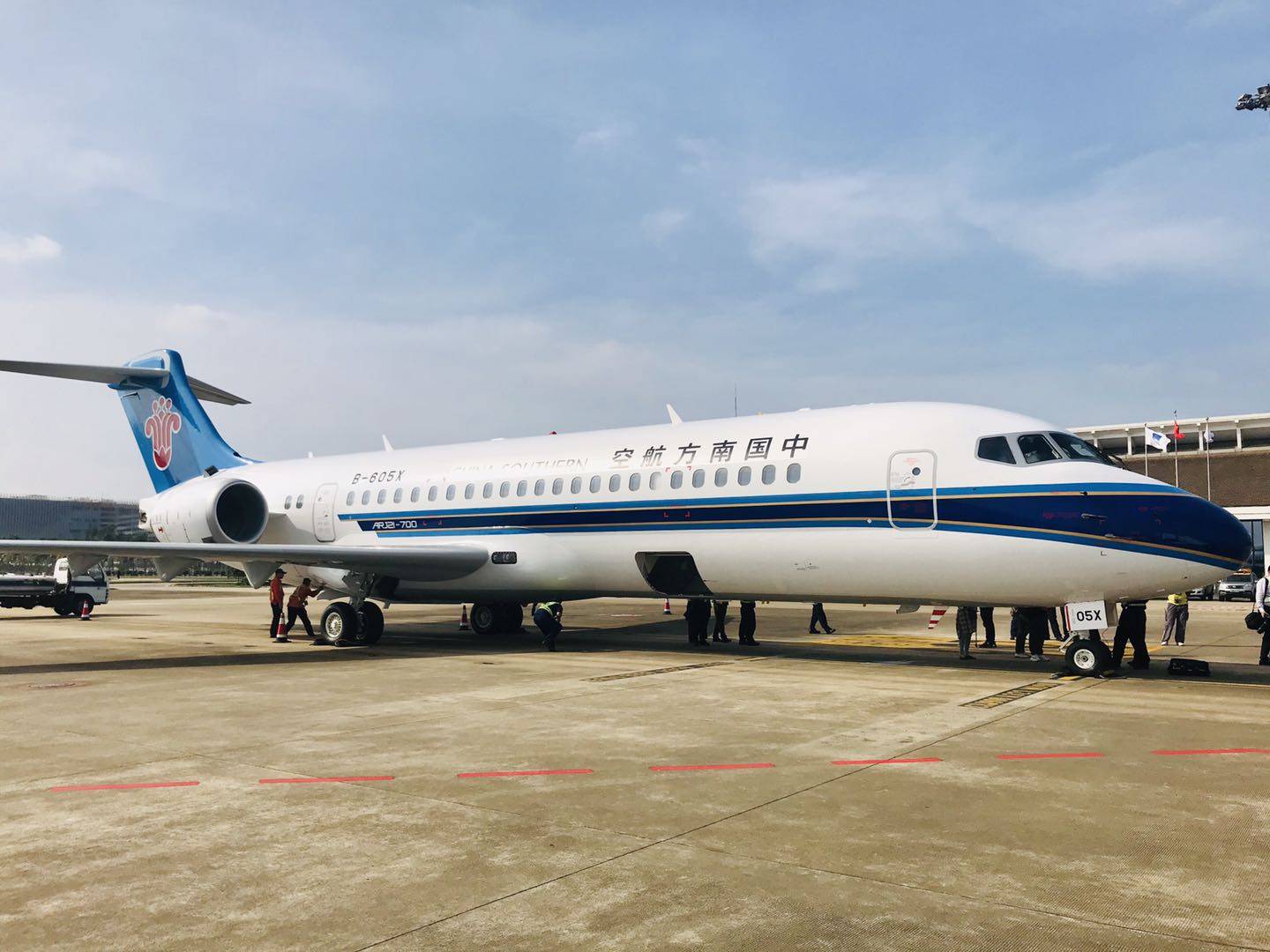 海口美兰国际机场顺利完成 arj21-700国产飞机落地保障工作