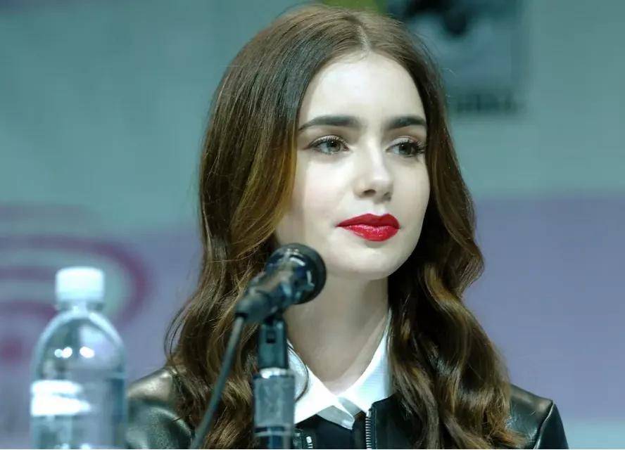 斑点|美到甘愿被她抢老公，王思聪新盯上的“女友”到底赢在哪？