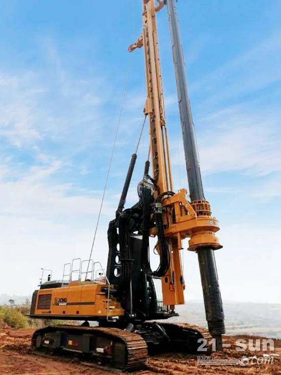 近日,徐工xr400e旋挖钻机在黎城至霍州高速公路项目部完成交付,徐工