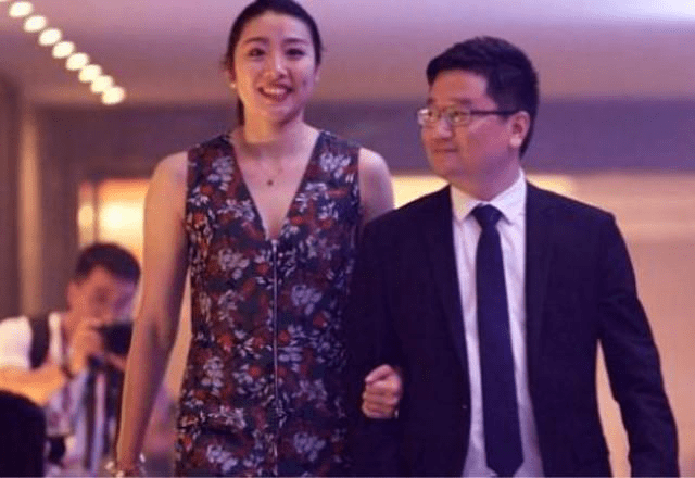中国女排马蕴雯,嫁大17岁美国富豪教练,丈夫曾与姚迪感情纠葛
