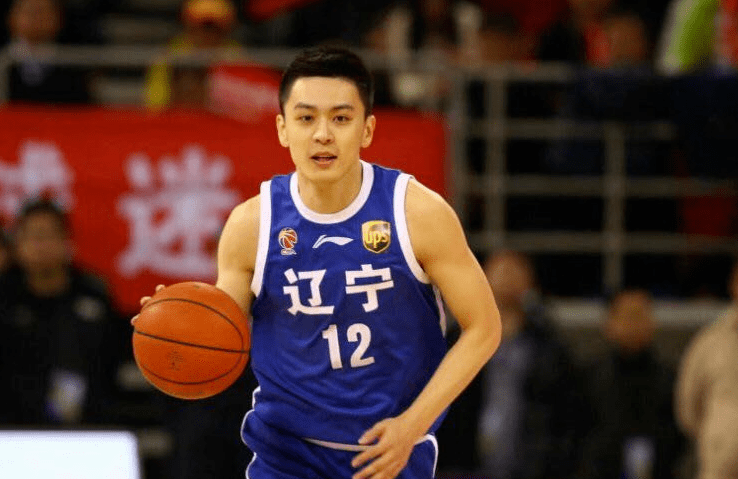 消音|爆粗口被全程消音上热搜，脸却帅成颜值天花板…