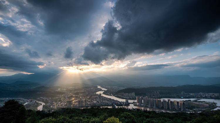 风光摄影组图 千山峰峦叠嶂 夕阳晚照映秋