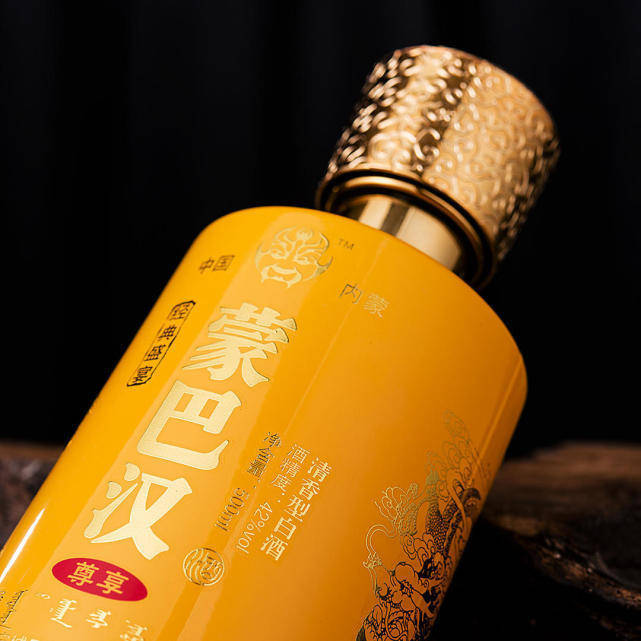 酒桌上|?酒桌上学会斟酒!