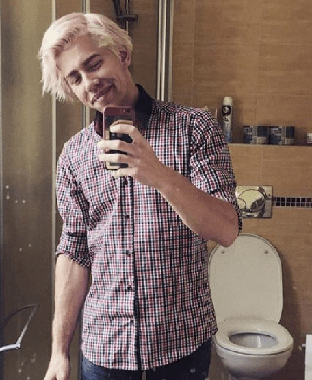 小哥|跨越次元界限，26岁男生沉迷整容“芭比娃娃脸”，这也不好看啊