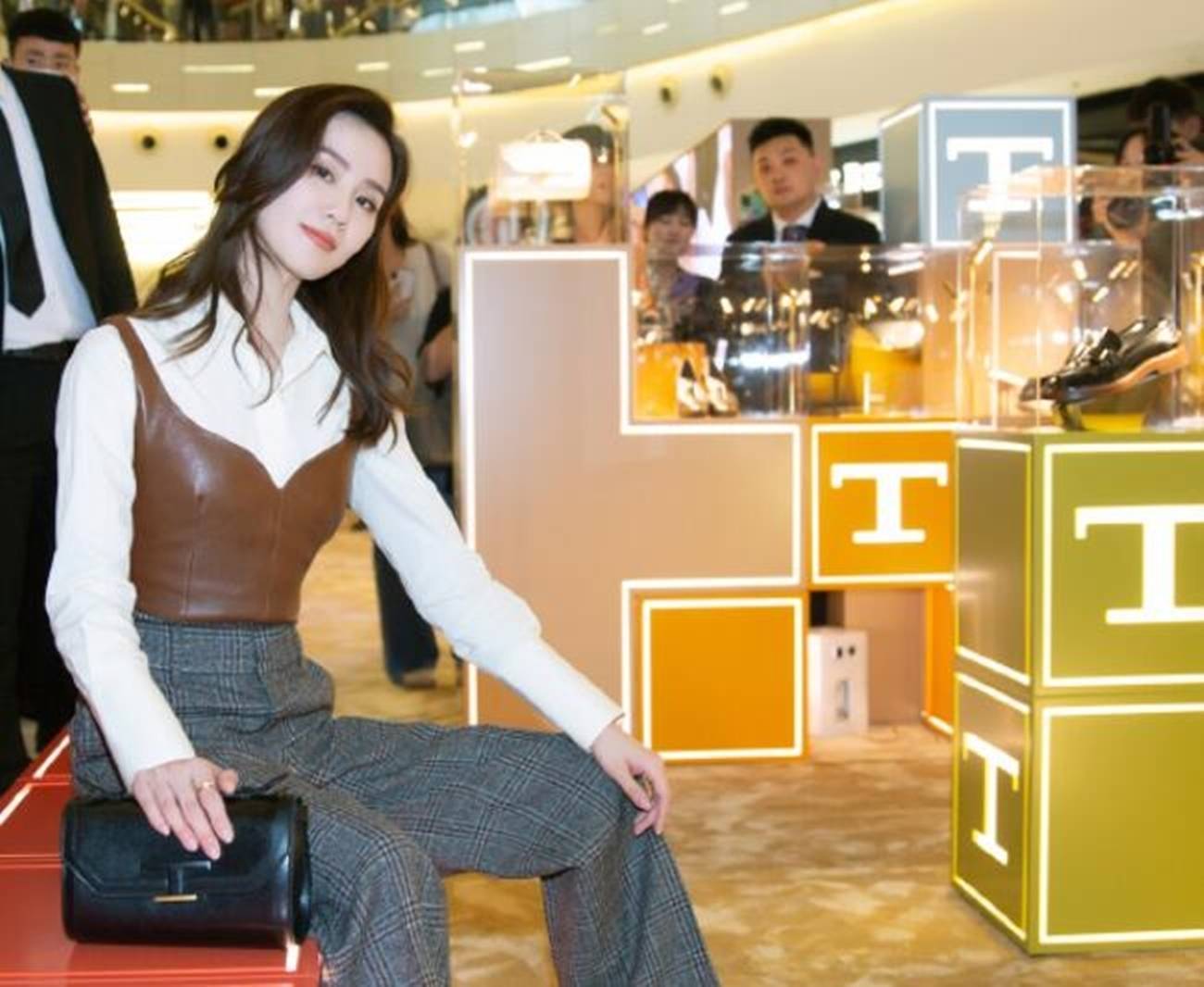 假名|别光顾着看刘诗诗的衣服，人家这身打扮，假名媛根本拼不起