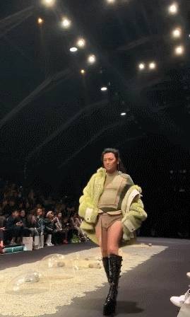 鞋子|步步惊心！全球5双“反人类设计”的高跟鞋，最后一双气哭模特！