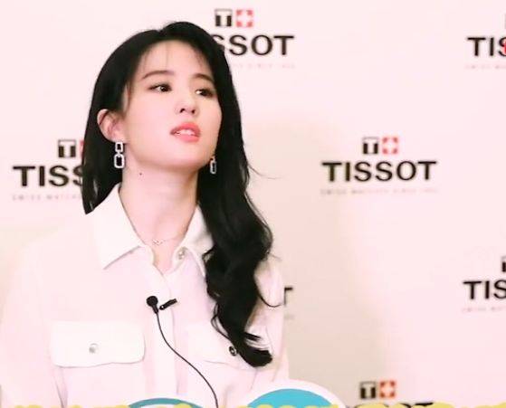 达恩无修排行_影楼写真无PS不成照修片后妈妈认不出亲生女儿(2)
