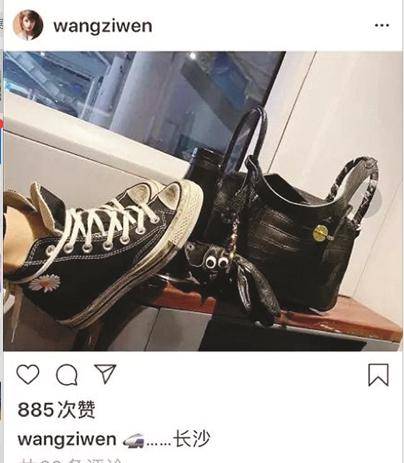 郑恺得女后与友人现身餐厅，身为禁烟大使仍室