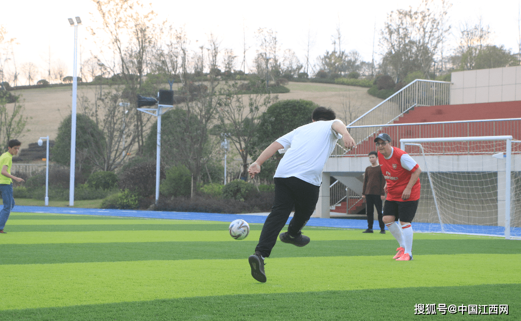 教职工|赶紧报名！江西师大附属外国语学校招聘24名教师 年薪可达35万