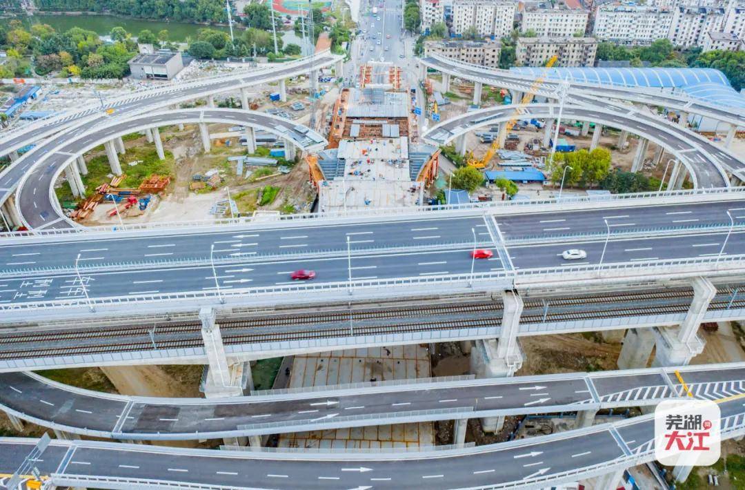 最新实拍缓解堵车利器长江路高架加速建设中通车时间
