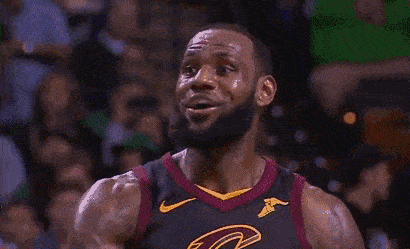 前锋二:詹姆斯不分大前锋小前锋的话,nba官方这个位置的人选是詹姆斯