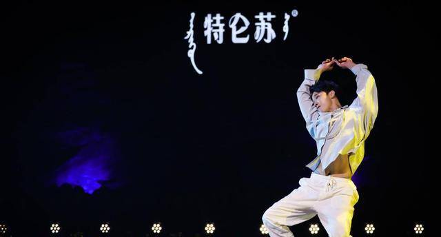 《舞蹈风暴》第二季收视第一!张翰满杆晋级,常宏基遗憾离开