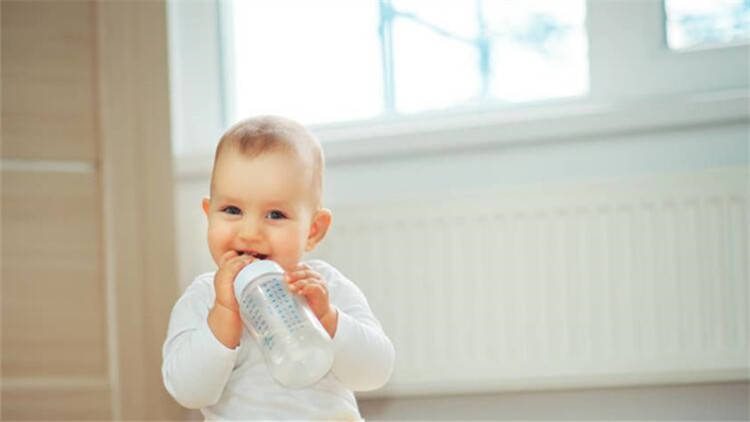 几个月的宝宝可以喝白开水 485e9e5742b54795b812b99a5577cb58.jpeg