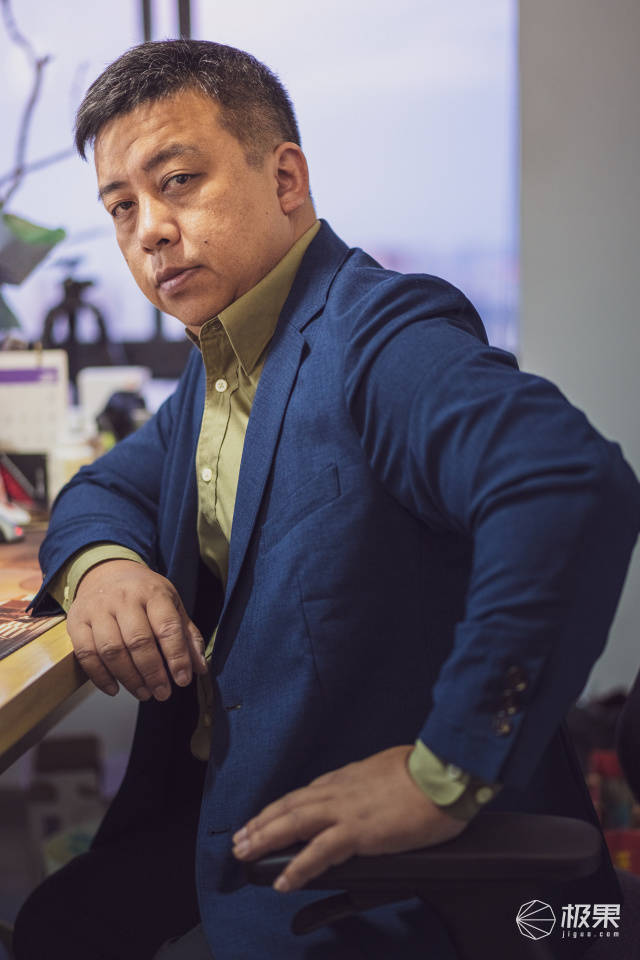 西装|AI智能定制，弹力十足巨能装，专治各种“身材不服”