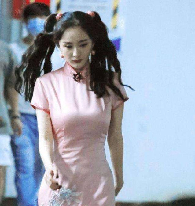 唐嫣|宋茜cos小丑女又被嘲，杨幂唐嫣也曾因此翻车，双马尾太难驾驭