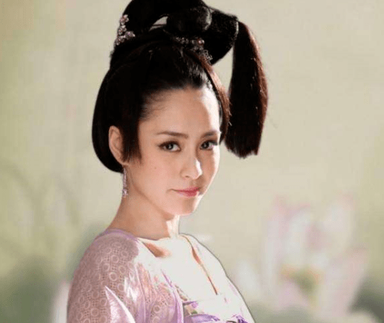 阿娇|阿娇前夫赖弘国不仅仍住在两人婚房中,还闹起了艳照门余震...