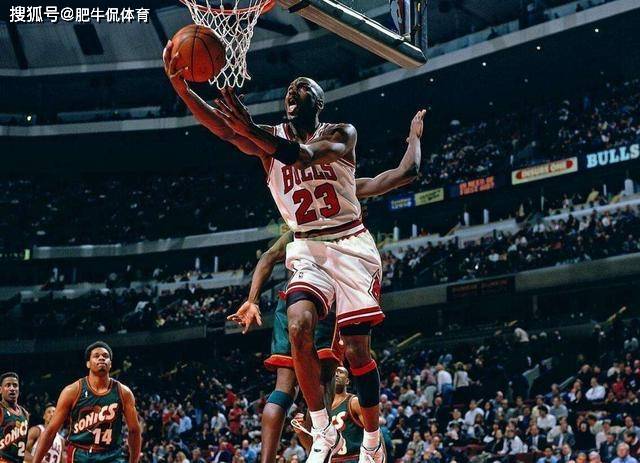 谁有资格与乔丹一战？NBA史上仅有两人，库里小卡靠边站！