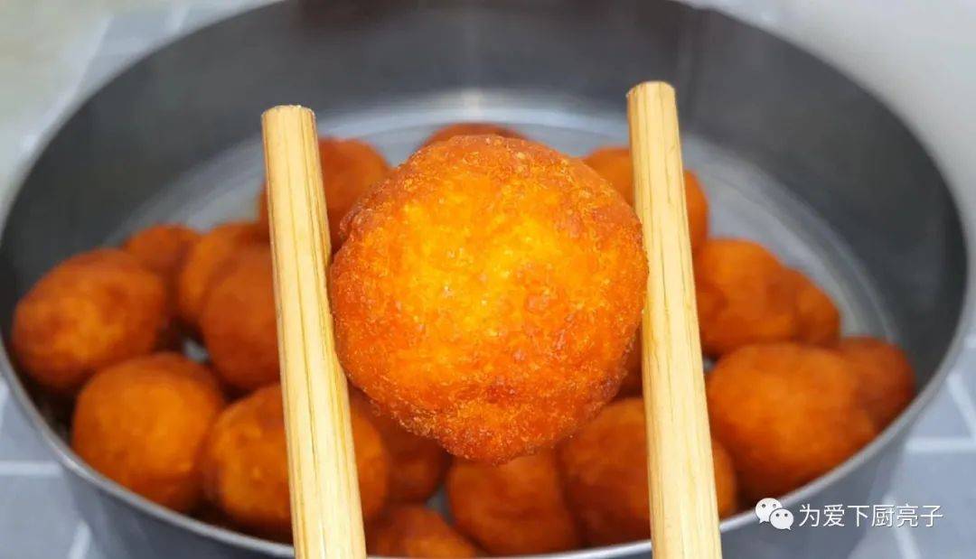 怎么做红薯丸子好吃又简单 de3f03bb083a49ee8a920aebe6aa90b9.jpeg