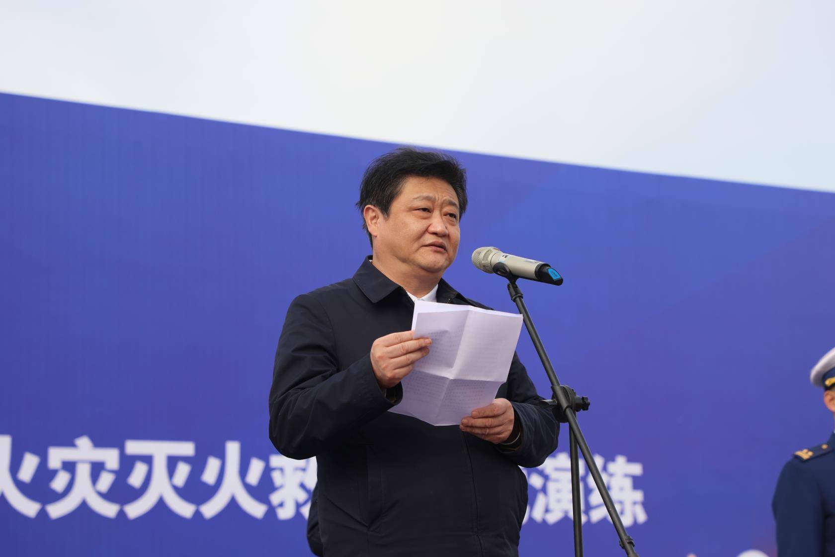 宝鸡市副市长贺东,市政协副主席王虎贤,市委宣传部副部长李宝平,市
