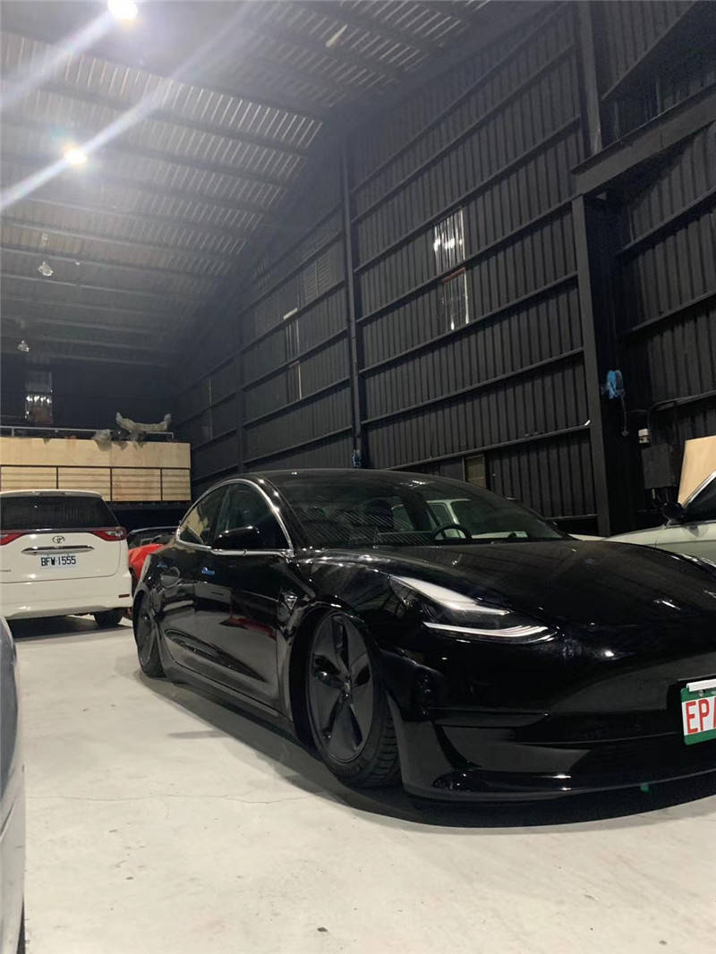 特斯拉model3气动避震改装案例 台湾玩家姿态案例分享