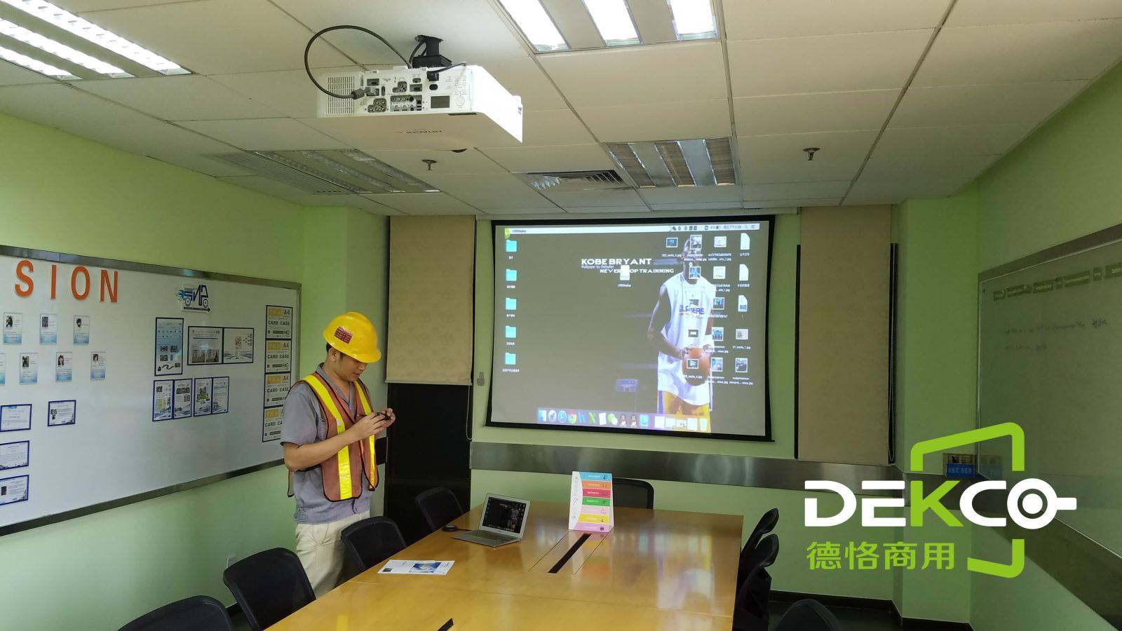 消息资讯|针对会议室笔记本电脑无线投屏推出的一款解决方案—德恪USB一键无线投屏