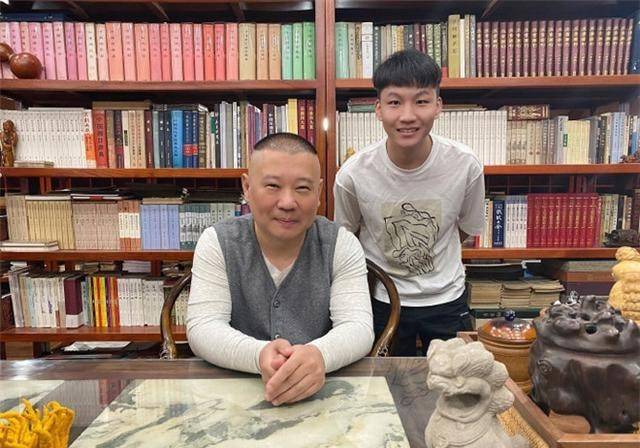 刘筱亭去师爷郭德纲家吃饭对比十年前变化有点大粉丝评论亮了