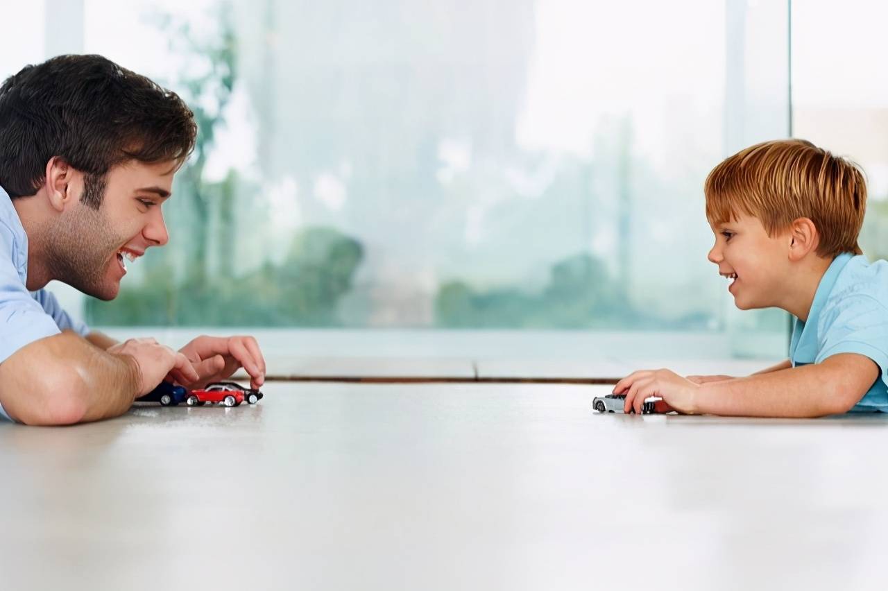 家有男孩的父母要注意了,父母这样养育男孩,能让他的人生更出彩