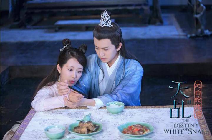杨紫28岁生日，欢乐颂五美李现黄晓明送祝福，晓