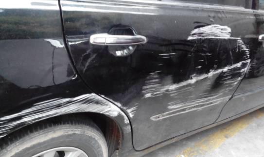 车门底部刮到马路牙子 01ffc21355294802b40fe928aa9d0f65.jpeg