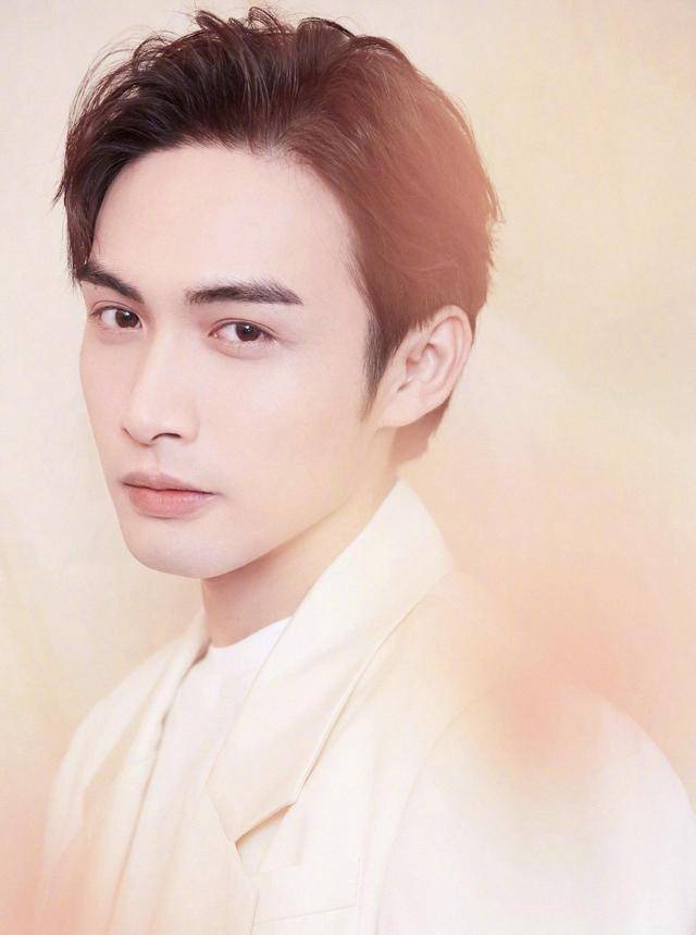 张彬彬一句话否认隐婚生子，网友调侃朱一龙，