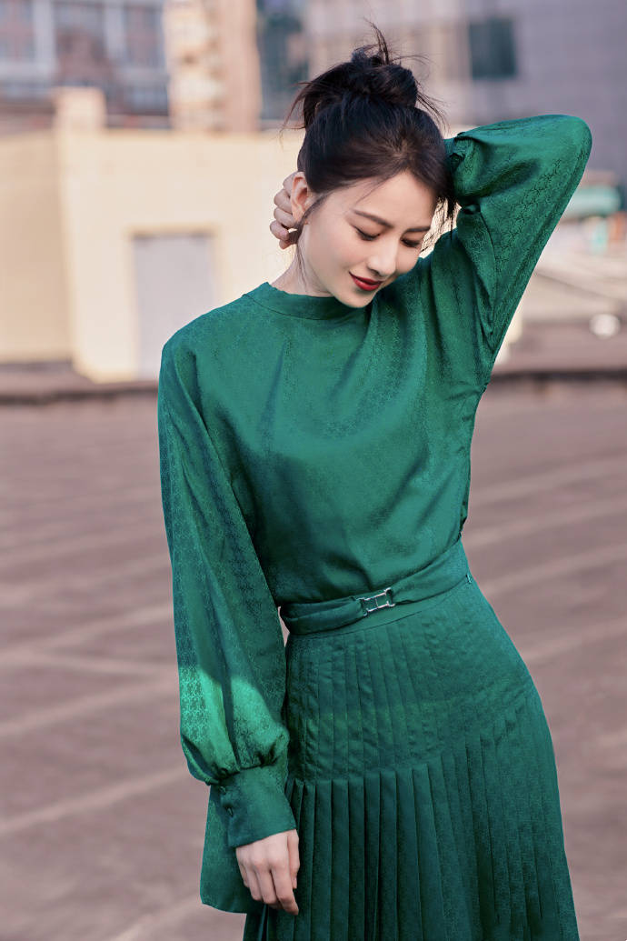 发型|丸子头不会过时，2020秋冬继续流行，高圆圆都爱上了，扎对才高级