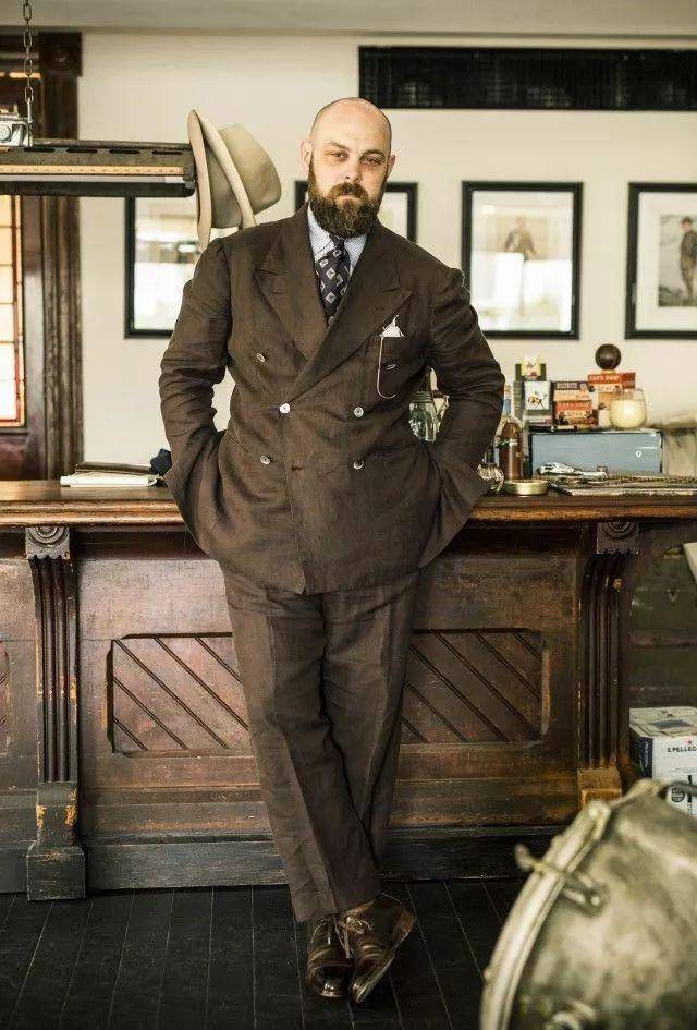 身材|肉肉男还在烦恼秋冬怎么穿？简单两招让你轻松搭出型男范