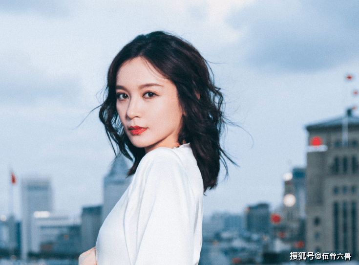 《知否》中的墨兰,在李易峰新剧中成了“颜值担当”