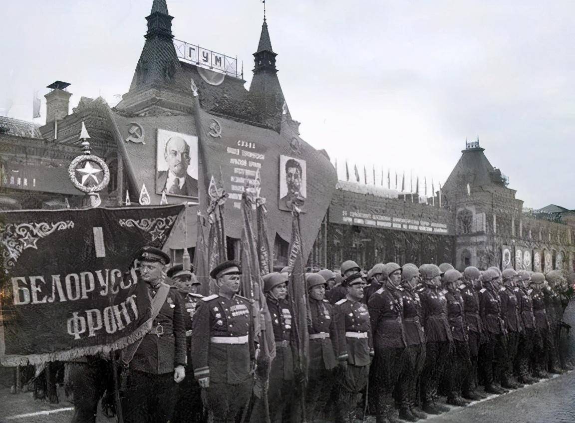 俄罗斯举办红场阅兵纪念1941年红场阅兵