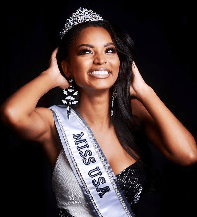 伊万卡|美国小姐选美冠军出炉！她皮肤黑嘴唇厚，伊万卡老公看她目不转睛