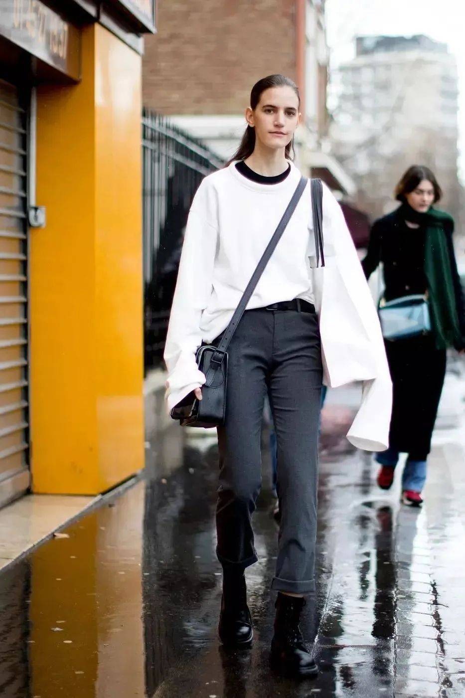 卫衣是什么意思啊 8bcabb5ac12645d6b11902e93ca28c9f.jpeg