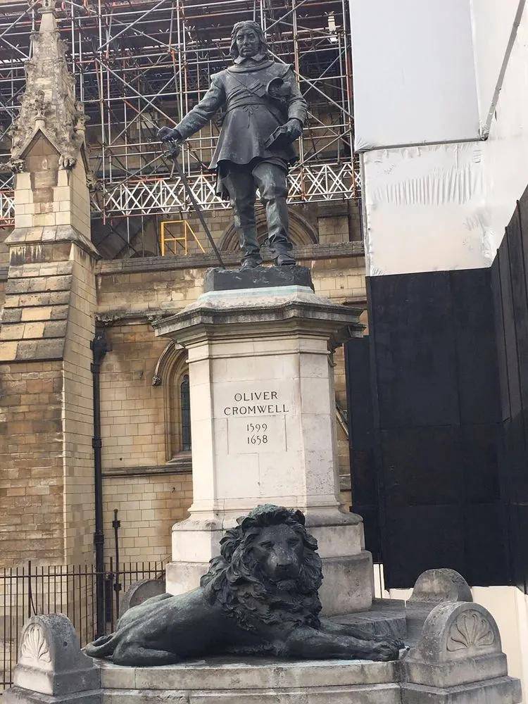 护国公克伦威尔,英国历史上唯一一段没有国王的共和国时期国会大厦
