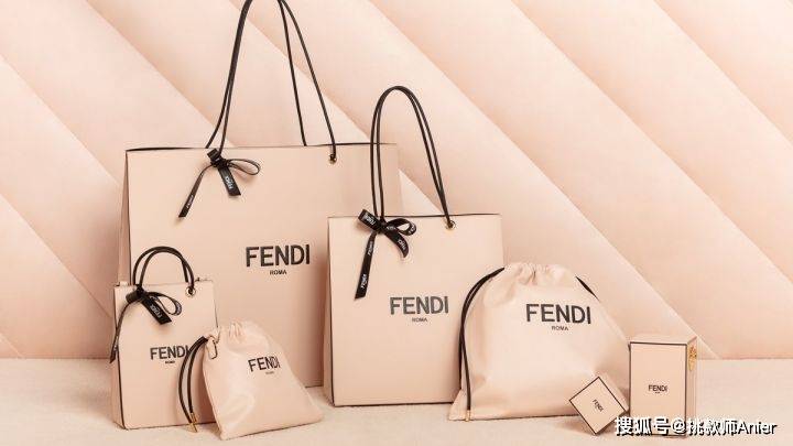 fendi纸袋包再进化全新推出裸粉色束口包硬壳包