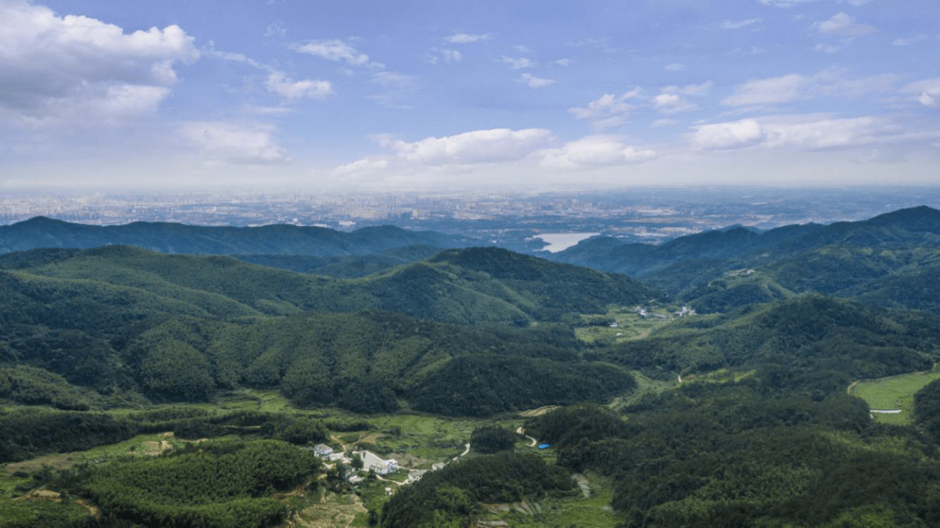 南昌湾里光荣上榜,这是继获得"国家森林公园"国家级风景名胜区"国家