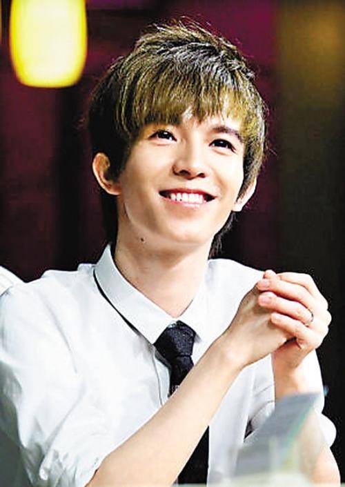 套路|“凡尔赛文学”爆火：善用这个套路的人，根本没见过世面